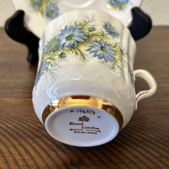 ROYAL LONDON #X194813 BLUE GOLD TRIM FLUTED 2 7/8" CUP AND SAUCER 1911-1971 - Picture 3 of 4